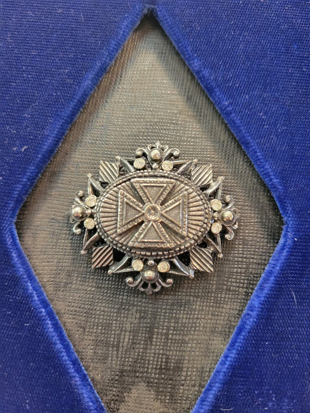 Vintage signed Florenza Silver tone Maltese Cross Brooch with magnetic pinback